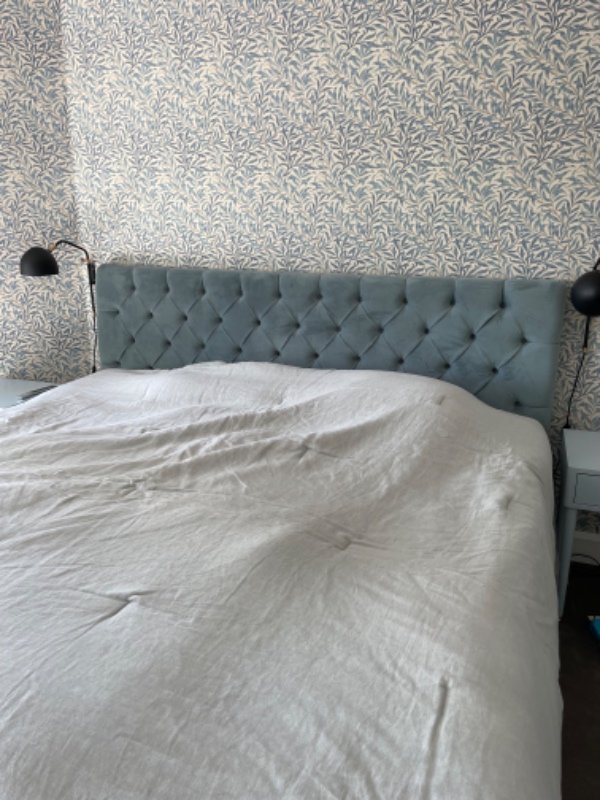 Sofaer og skænk flyttes