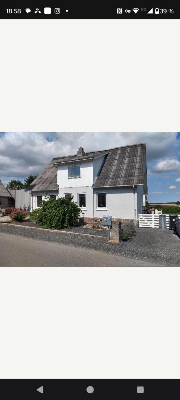 Maling af kvist på første sal udendørs