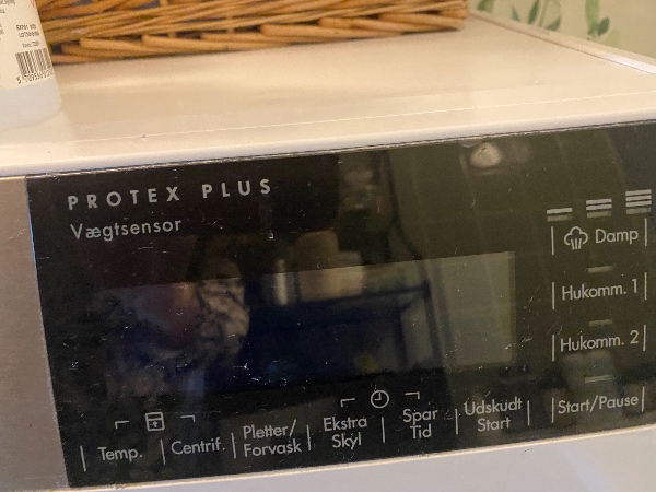 Låge til vaskemaskine vil ikke åbne, og der er ingen nødåbning