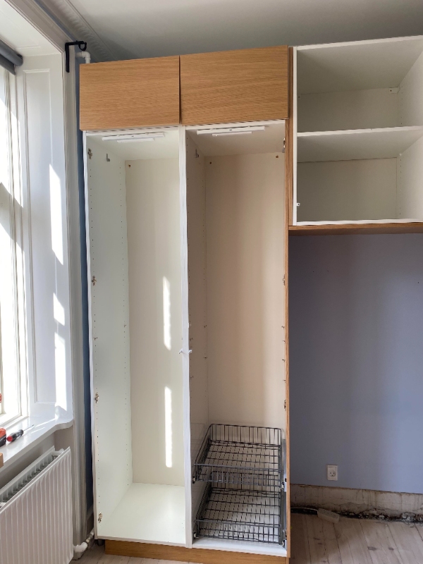 Montering af garderobeskab