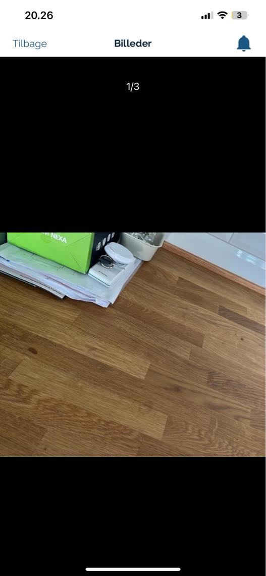 Slibning af bordpalde.