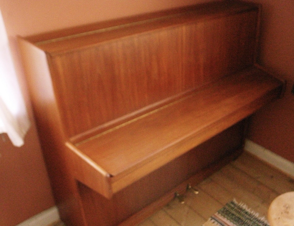 Hjælp til at flytte et klaver.