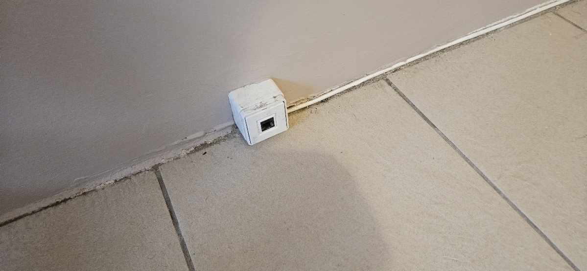 Hjælp til at flytte ethernet stik