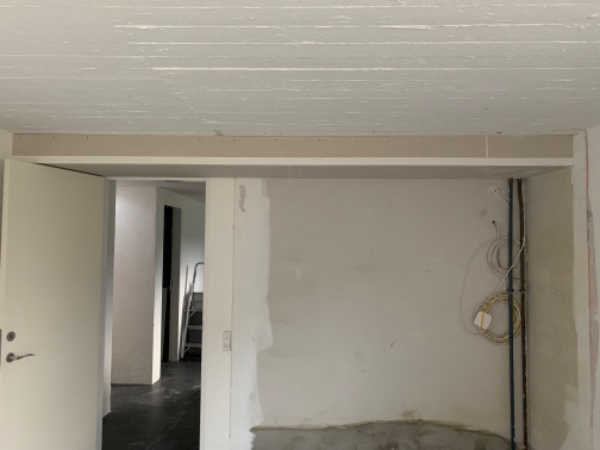 Fuldspartling af gipskasse ved loft