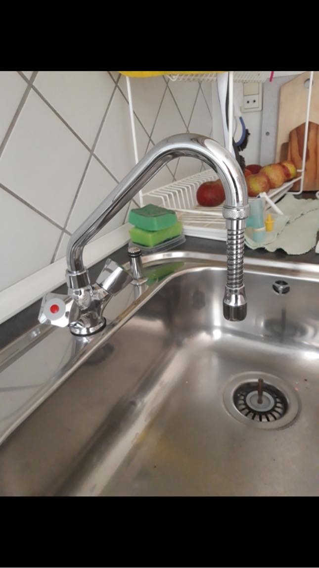 Sætte køkken batteri op og fjerne gammelt