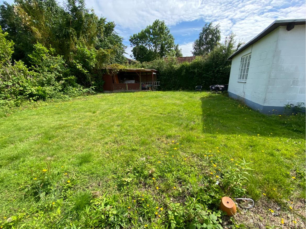 Ukrudtsfjernelse og græsklipning og hækklipning