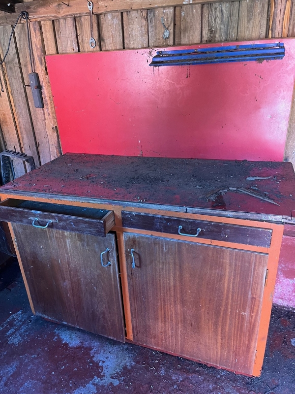 Nedrivning og bortfjernelse af skur