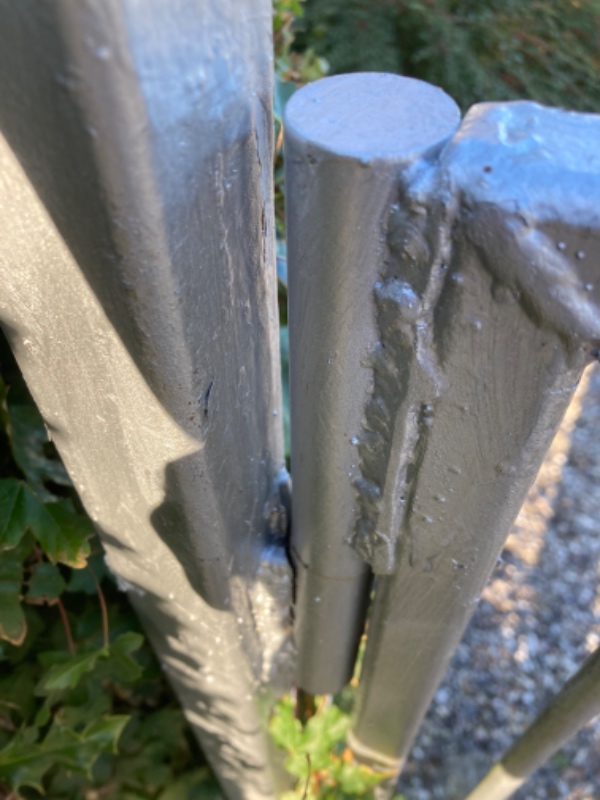 Svejsning af to hængsler