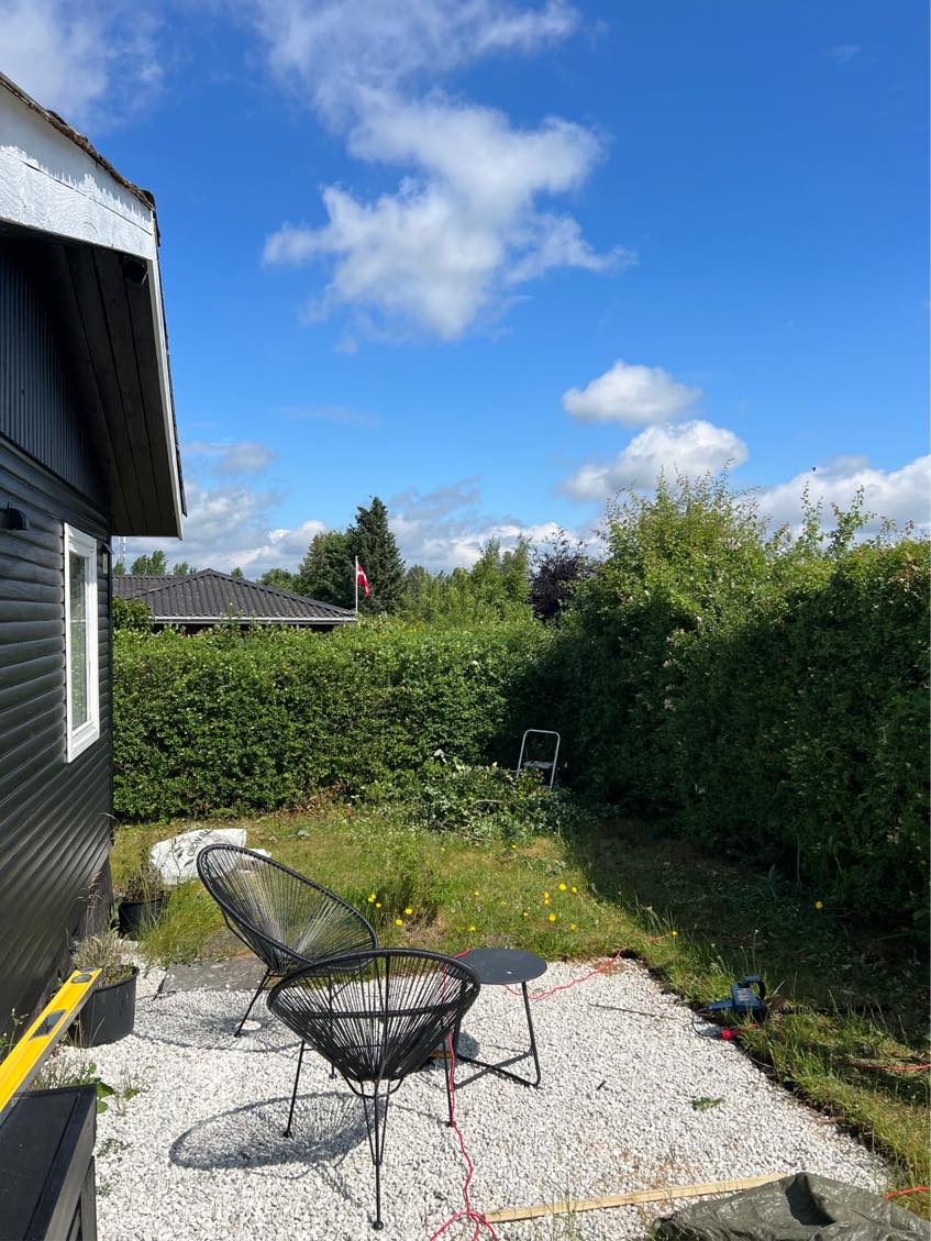 Hæk skal klippes ned til 185