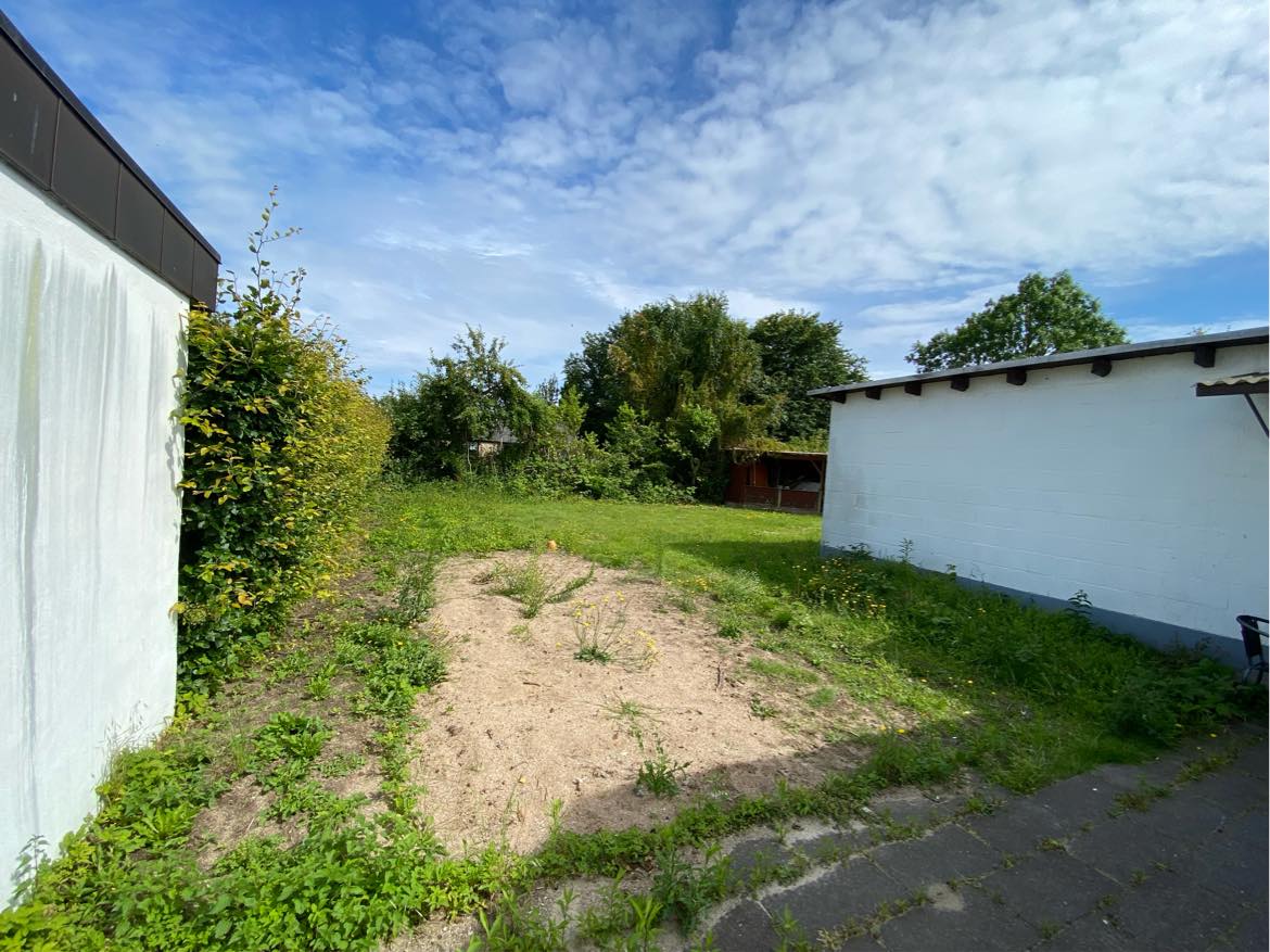 Ukrudtsfjernelse og græsklipning og hækklipning