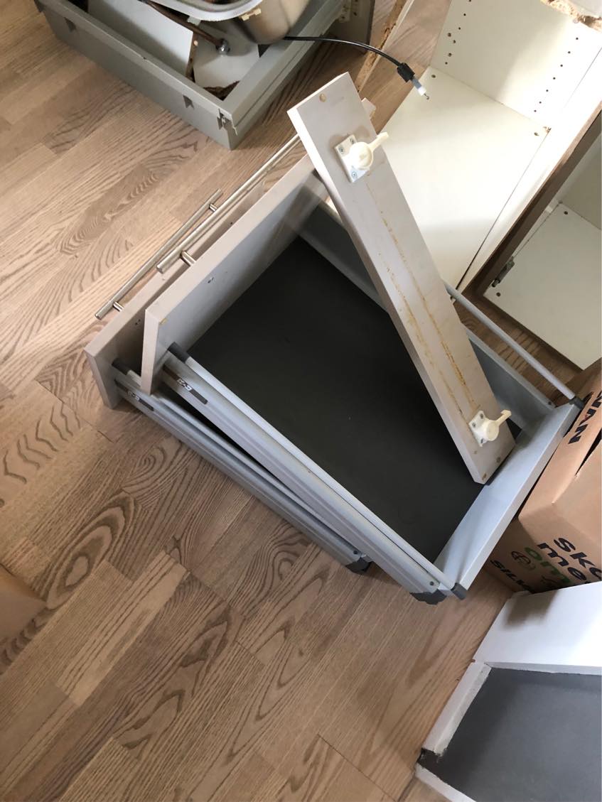 Fjernet køkken elementer der er taget ned