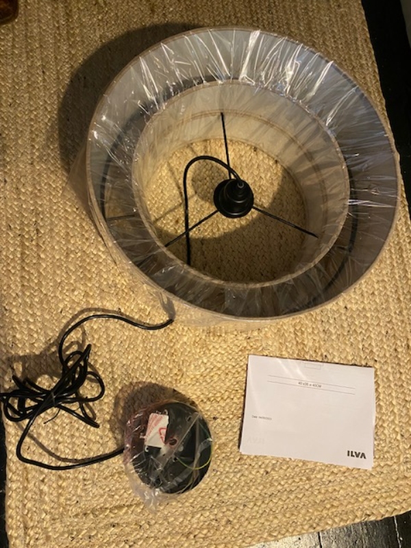 Hjælp til at hænge loftlampe op i køkkenet