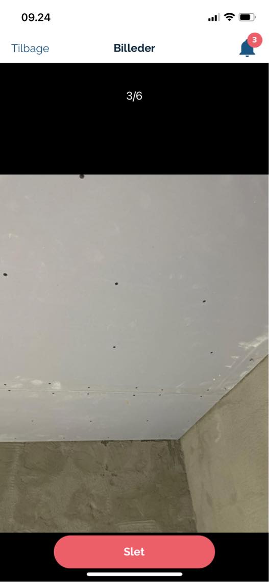 Spartel, filt og maling på vægge og loft.