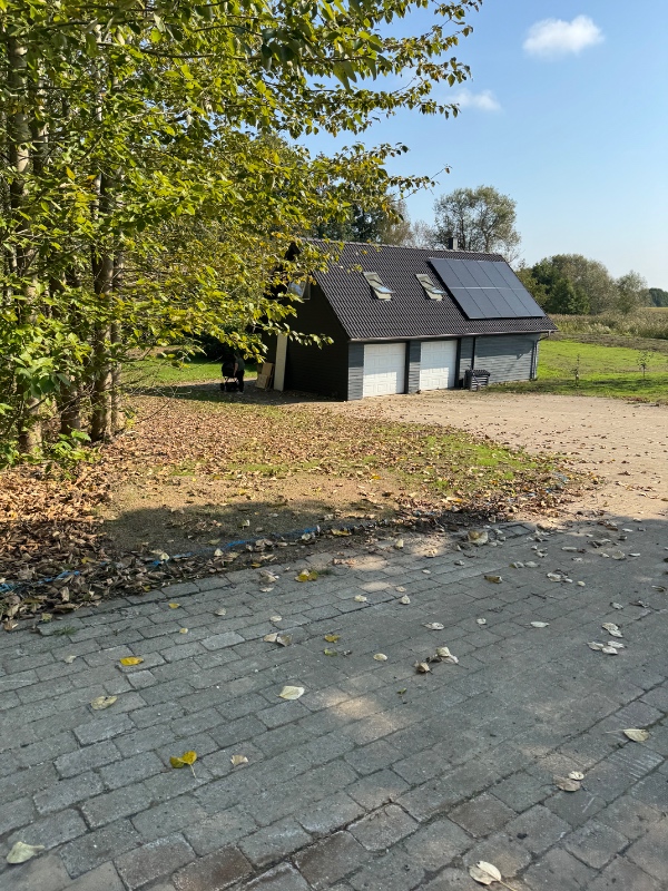 Plæning af have og fjernelse af sten - montering af robotkabel