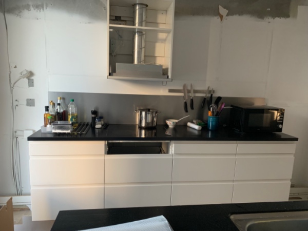 klargørelse af væg til nyt køkken, spartle, filt og male