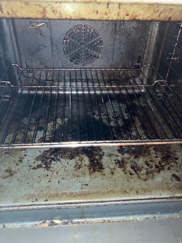 Rengøring af ovn i forbindelse med flytning