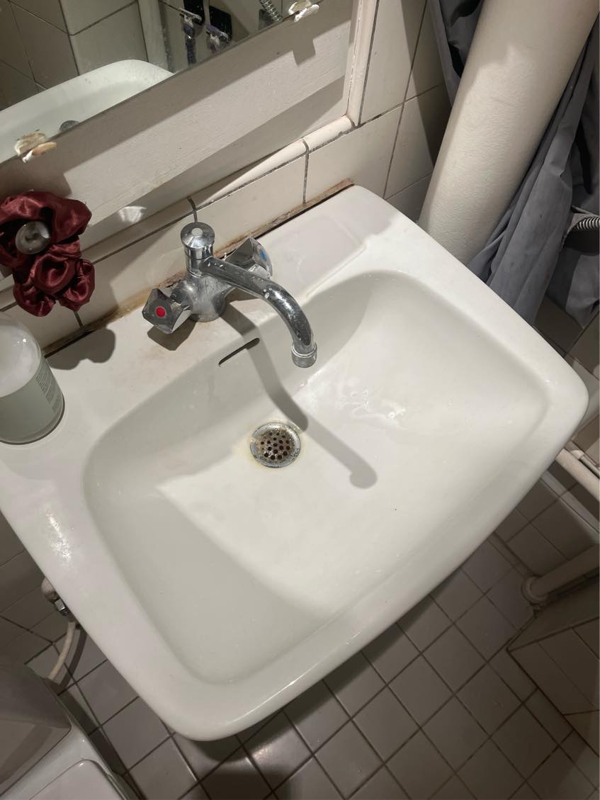 Skifte håndvask på badeværelse