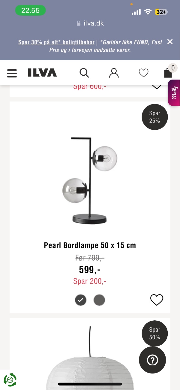 Få samlet en dobbeltseng, et natbord, 2 badeværelsesskabe og er pax garderobeskab.