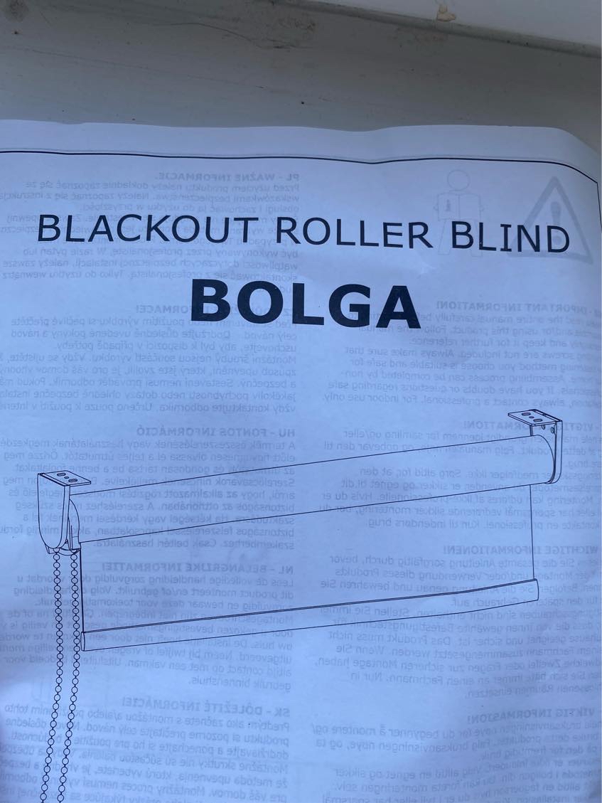 Skal have hængt et rullegardin op