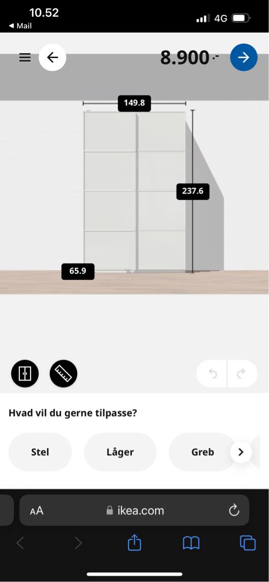 Samling af møbler og ophængning af hylder