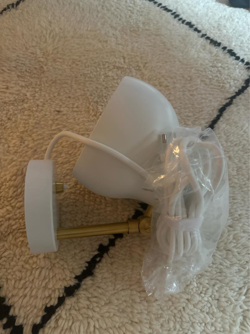 Jeg vil gerne have sat en væglampe op - det er en Louis Poulsen VL 38