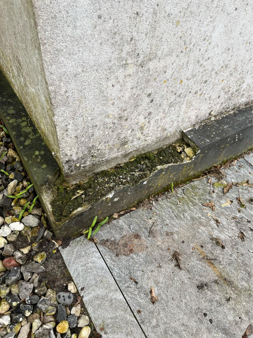 Reparation af sokler. Det meste skyldes at terrassen er lavere end tidligere.