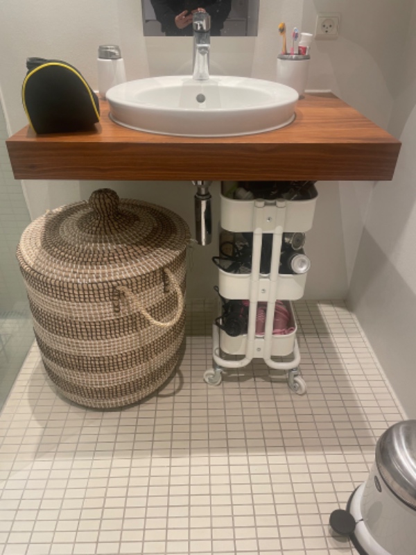 VVS: Udskiftning af badeværelsesmøbel - underskab og vask