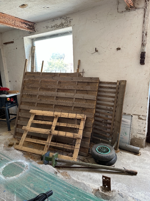 samling af ting og kørsel til lossepladsen