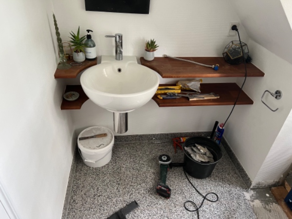 Fjerne og nye fliser, 3 kvm, badeværelse