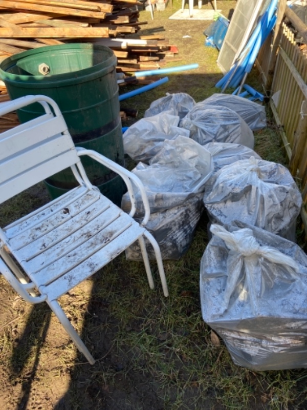 2500,- Afhentning/bortskaffelse af byggeaffald 