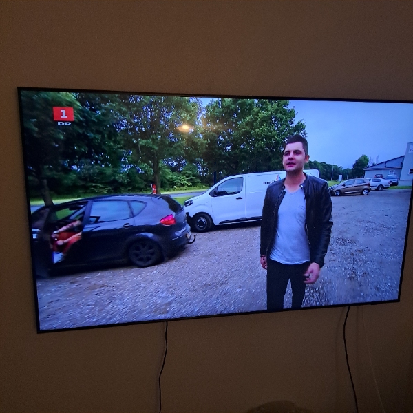 Flytning af tv med nedtagning og opsætning