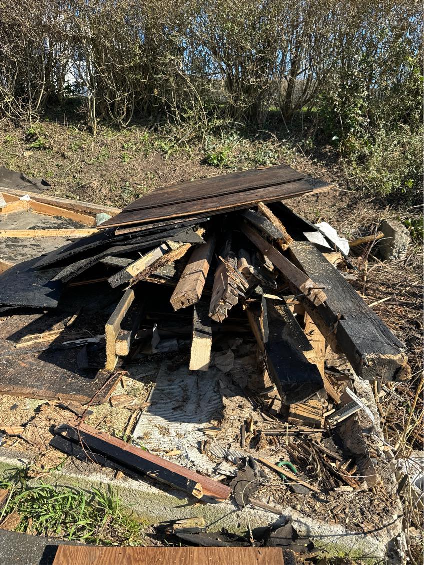 Afhentning af gammelt skur og lidt haveaffald