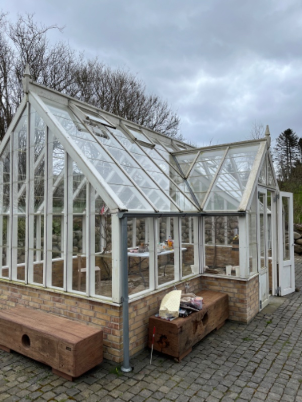 Vask af drivhus ind- og udvendigt