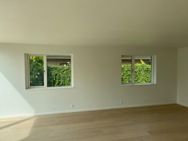 Vask af vinduer indvendigt og udvendigt