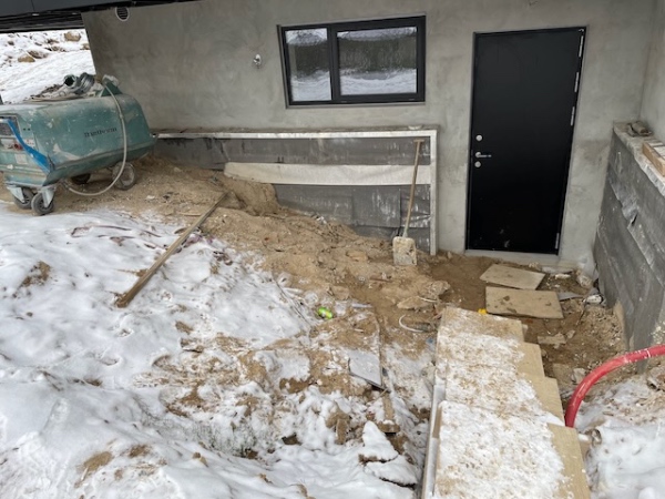 Flytning af 93 kg tung ny vaskemaskine fra butik til kælder