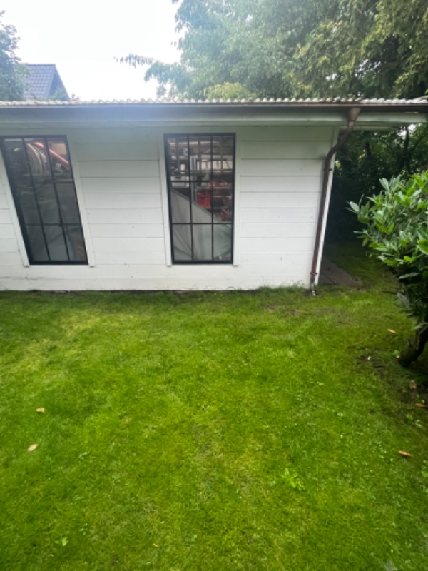 Faskine nedgravet ved skur