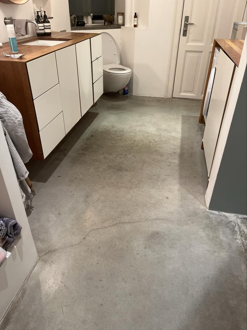 Epoxy på badeværelse betongulv