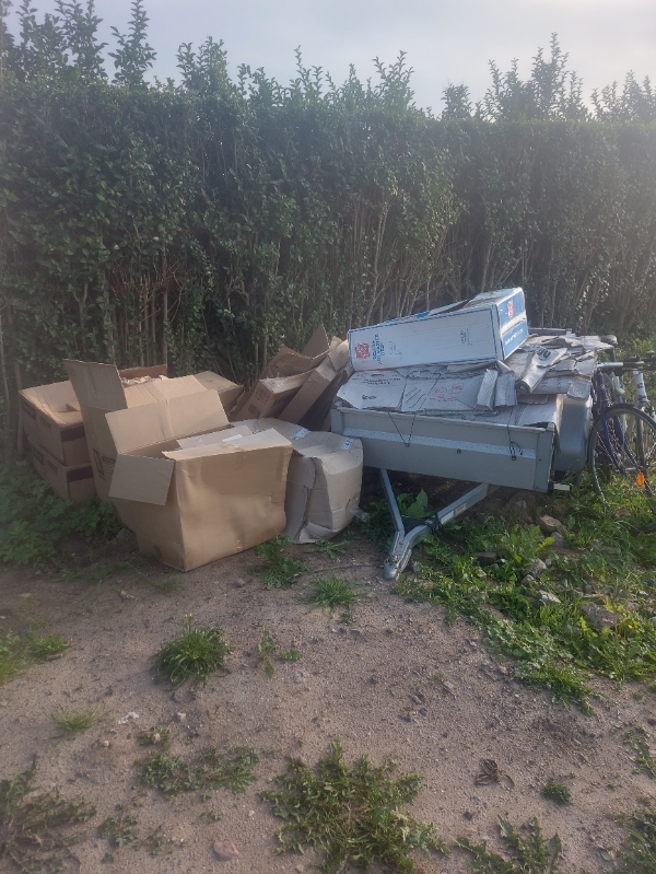 Skal have kørt en stor portion pap på genbrugsstation samt nogle andre små ting.