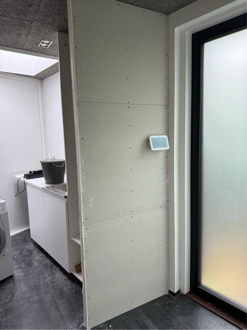 Maler til ny gipsvæg.