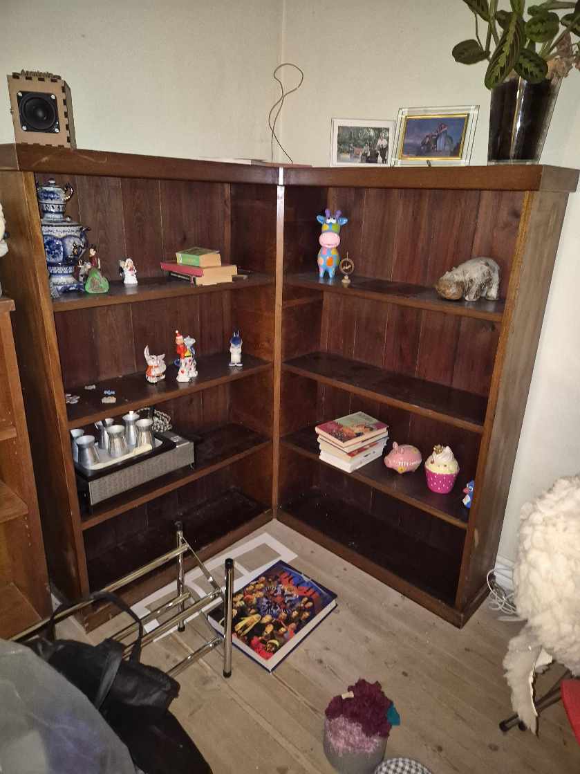 Hjælp til at flytte en bogreol