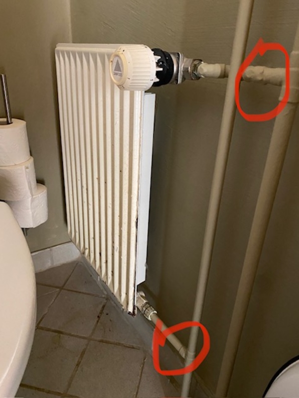 Udskiftning af radiator samt afmontering af yderligere 3 radiatorer.