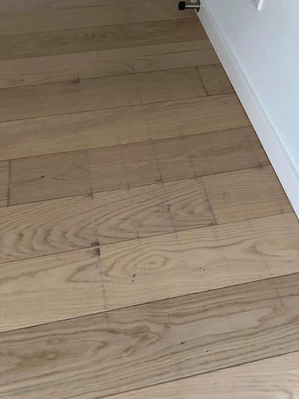 Slibning og lakering af gulve i lejlighed på 122 m2 i Vallensbæk Strand