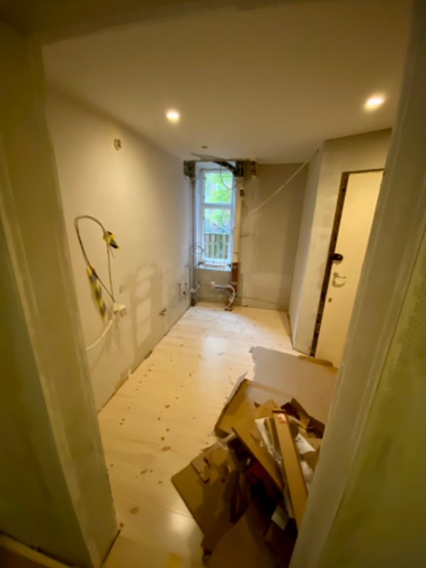 Spartling slibning og klargøring af køkkenrum.