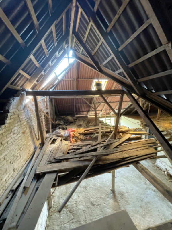 Bortskaffelse af Træ brædder, mineraluld og Halm