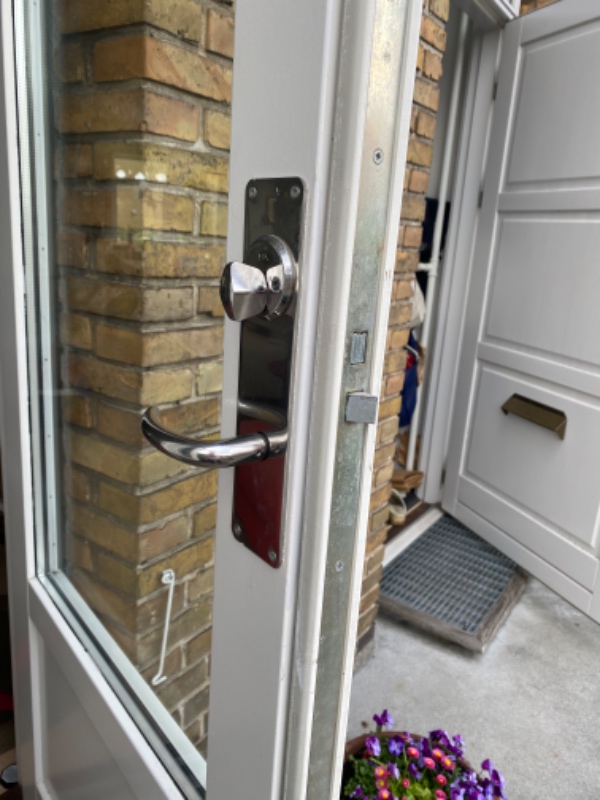 Reparation af låsemekanisme i yderdør