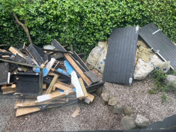 Afhentning af 8m3 murbrokker og 4m3 træ 1m3 gibs og 2m3 rockwool