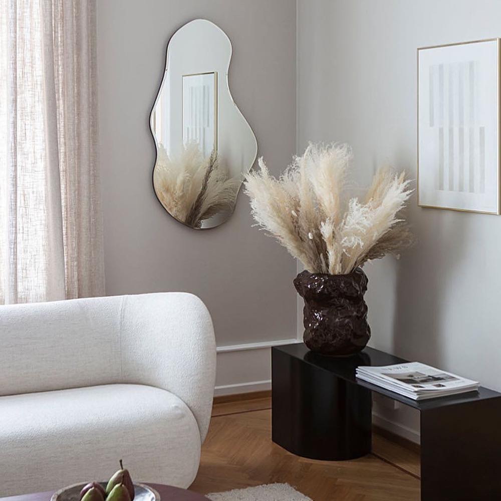 Jeg skal have hængt et spejl op i entreen