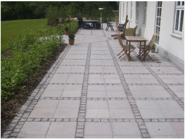 Lægning af fliser - ca. 150 m2