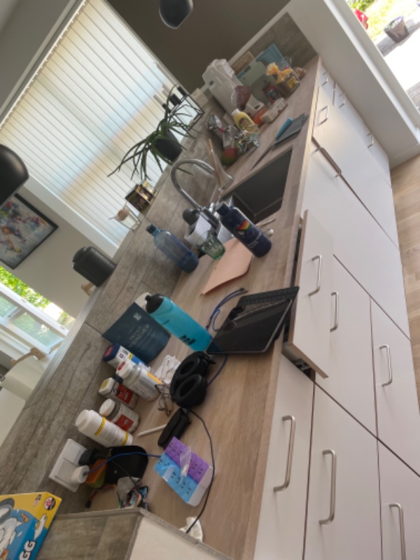 Slibning og lakering af bordplader