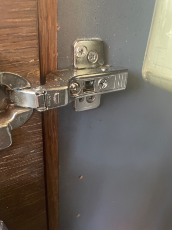 Justering af køkkenlåger mv.